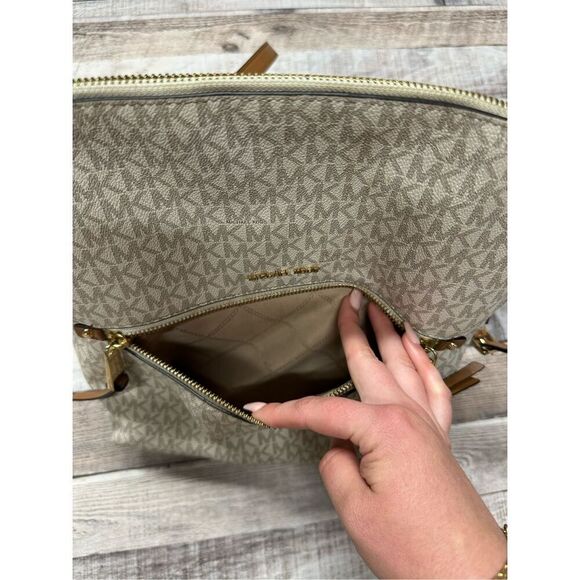 Michael Kors Dallas Medium Signature Logo MK Monogram Backpack Color Vanilla - Picture 6 of 12